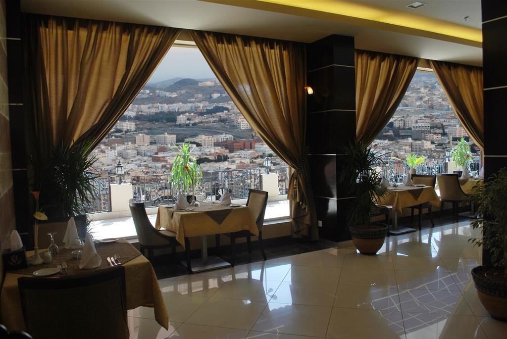 مينا بلازا الطائف Mena Plaza Taif Hotel Restoran gambar